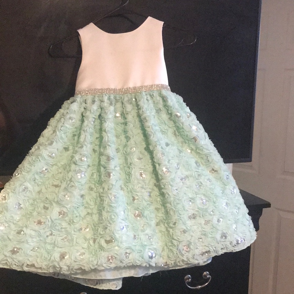 Little girls dress
